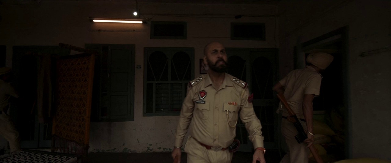 Medal (2023) AMZN.WEB-DL Hi Pa 1080p AVC DDP 2.0 ESub B4uHD.mkv.0002